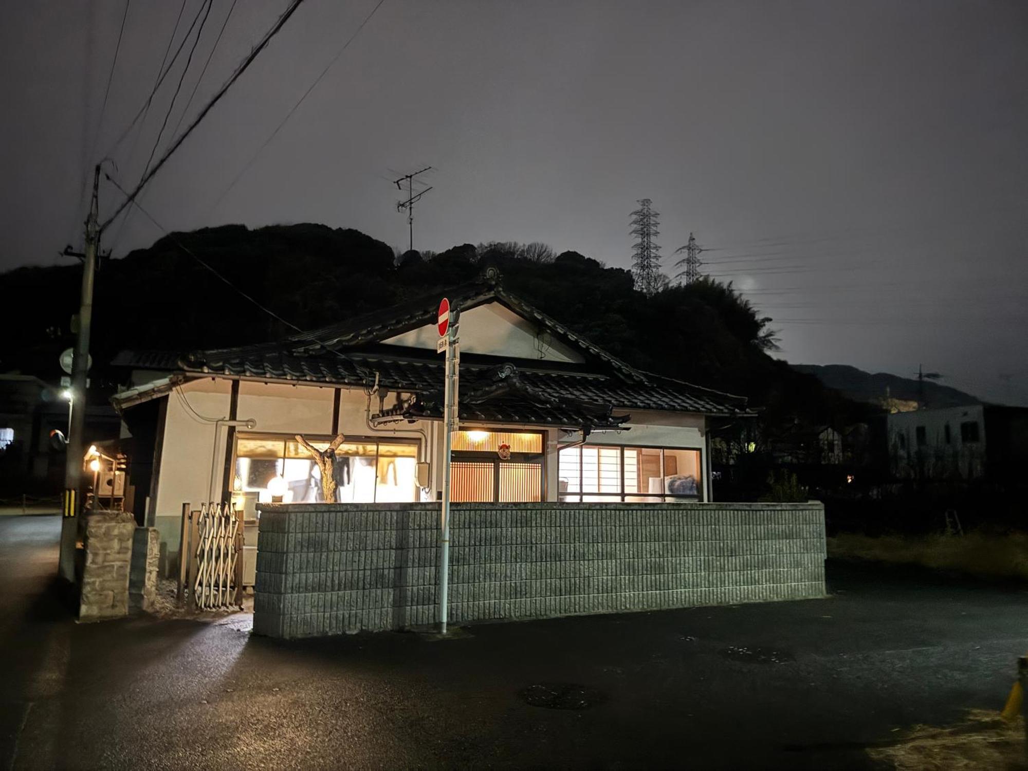 Wholeearth Ryokan Hiroshima Esterno foto